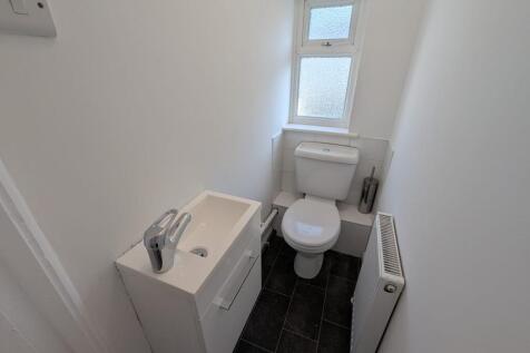 Cloakroom/wc