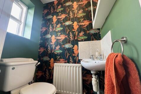 Cloakroom/wc