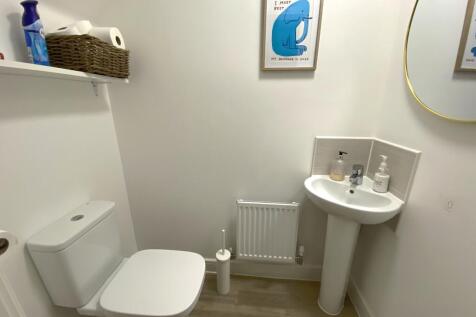 Cloakroom/wc