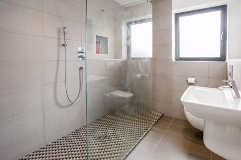 Main Ensuite