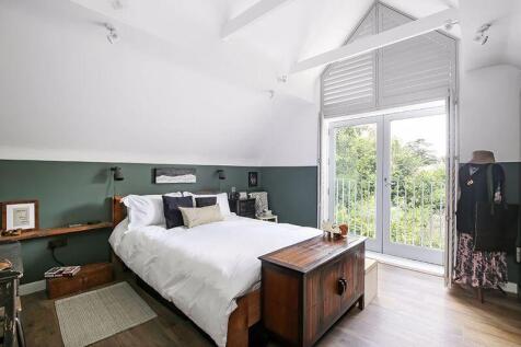 Principal bedroom
