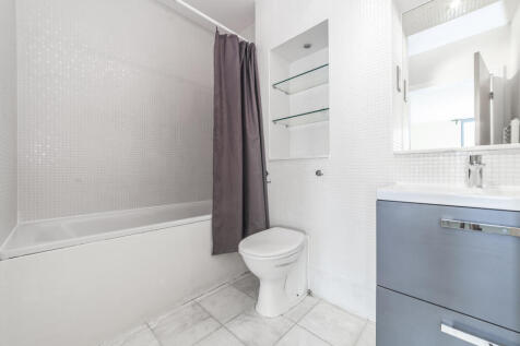 En-suite bathroom
