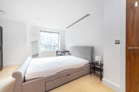 En-suite bedroom #1