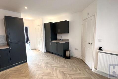 Kitchen / Dining