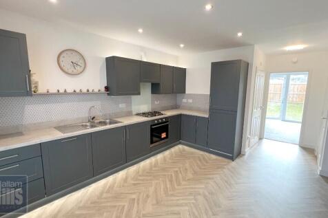 Kitchen / Dining