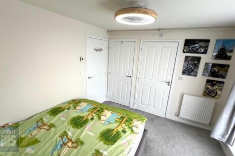 Ensuite Bedroom 1
