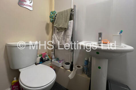 Bedroom4-bathroom...