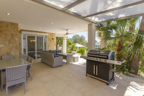 Covered Terrace