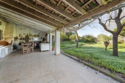 Outdoor Kitchen