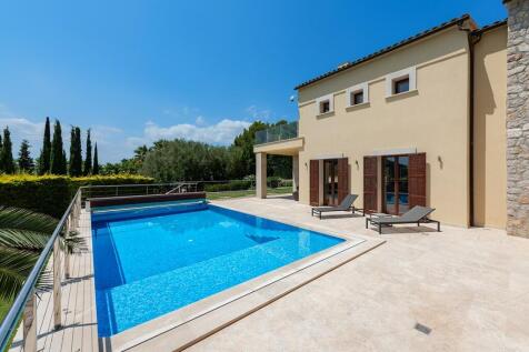 Pool and Exterior (1