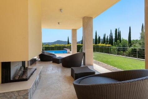 Covered Terrace