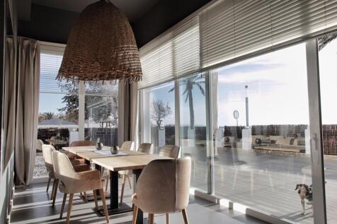 Dining (2)