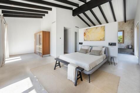 Master Bedroom (1)