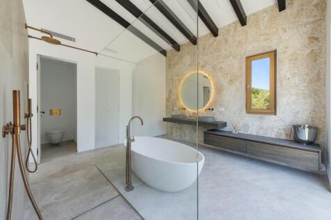 Master Bathroom (1)