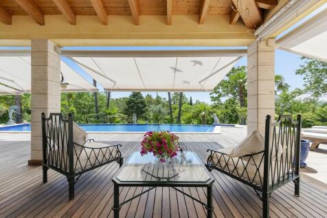 Covered Terrace (2)