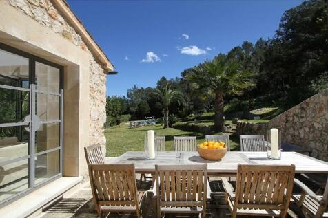 exterior dining area