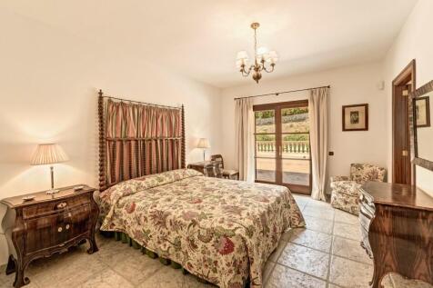 Bedroom (2)
