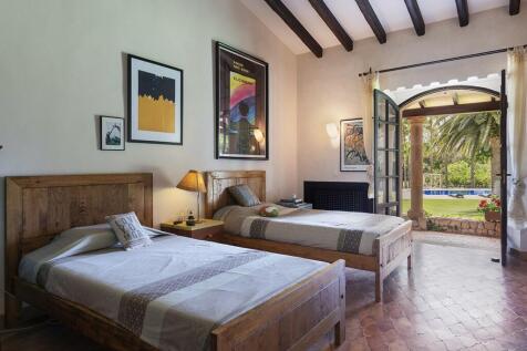 Bedroom (2)