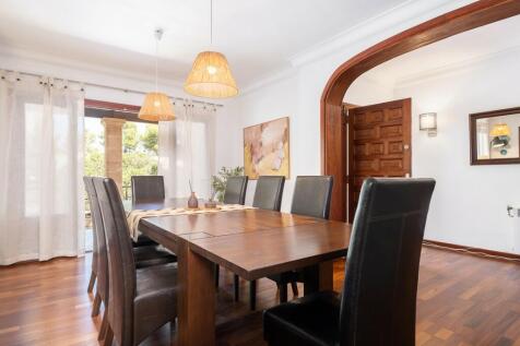Dining (1)