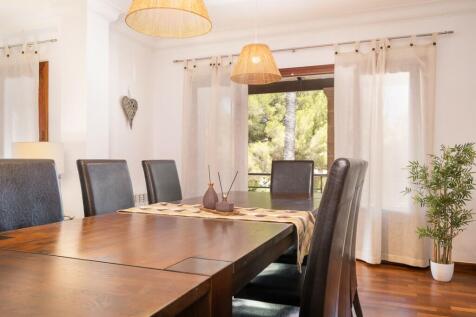 Dining (2)