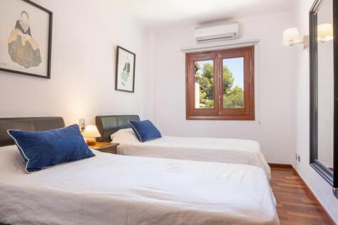 Bedroom (4)