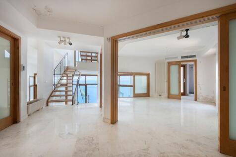 Interior (4)