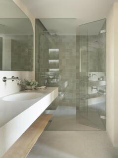 Bathroom (4)