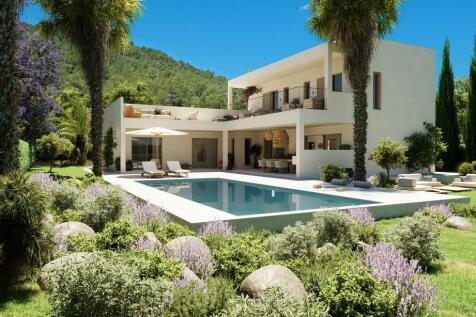 Exterior and Pool