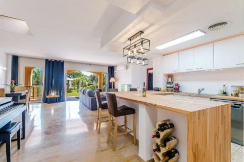Kitchen (2)