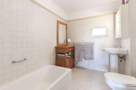 Bathroom (3)
