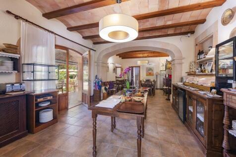 Dining (2)