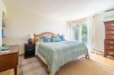 Bedroom (6)