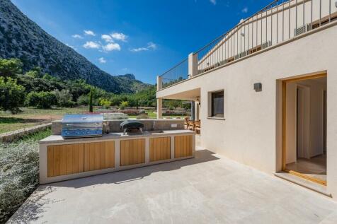 Outdoor Kitchen