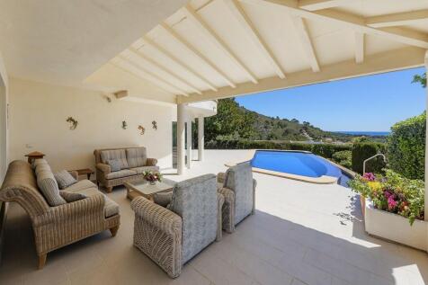 Covered Terrace
