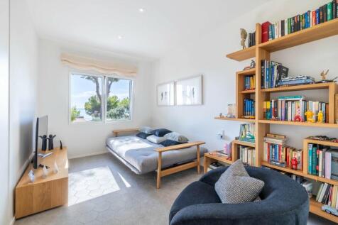 Bedroom (2)