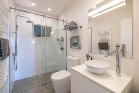 Bathroom (1)