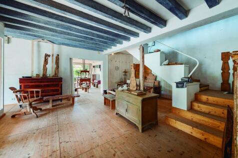 Interior (1)