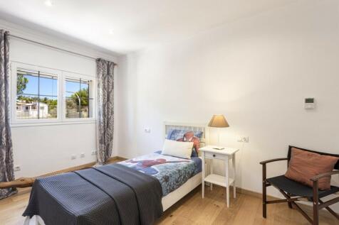 Bedroom (1)