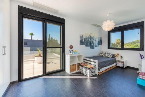 Bedroom (2)