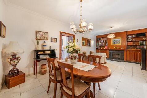 Dining (2)