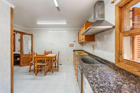 Kitchen (2)