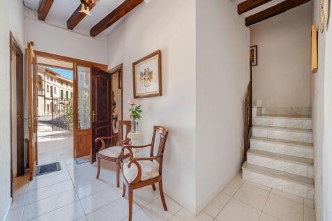 Entrance Hall (2)