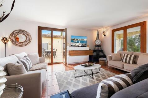 LIVING ROOM 2