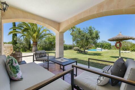 Covered Terrace