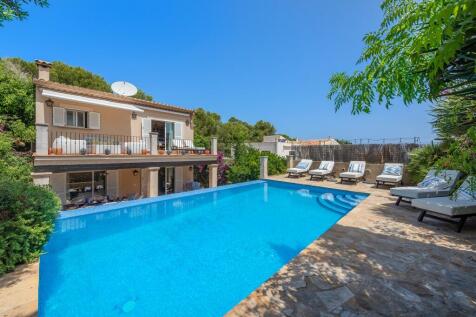 Exterior and Pool (1