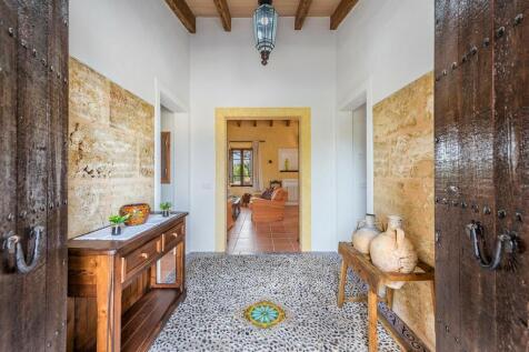 Entrance Hall POL5