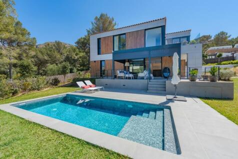 Exterior and Pool