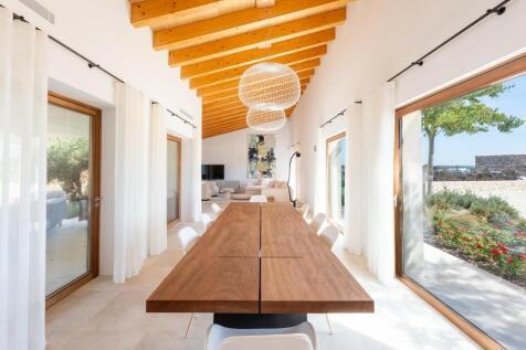 Dining (1)