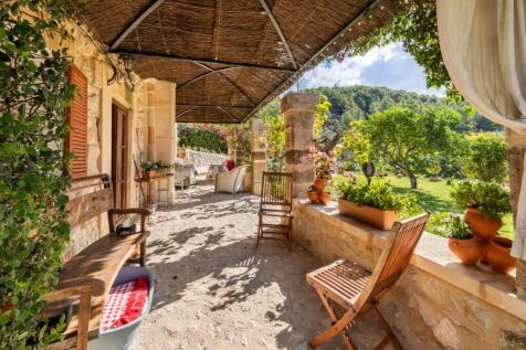 Covered Terrace