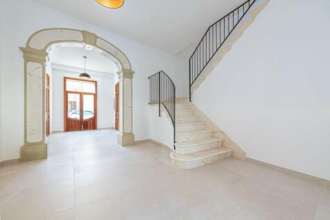 Staircase (2)